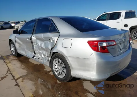 2014 Toyota Camry Le z USA, uszkodzony, nr VIN 4T4BF1FK7ER444516